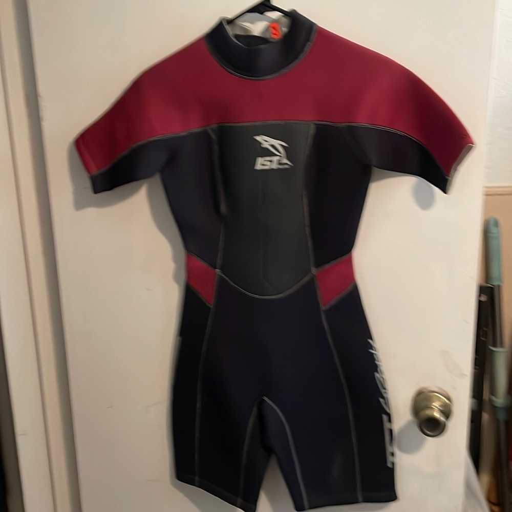 Size 3 womans short wetsuit